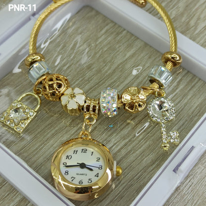 PNR  RELOJ PULSERA TIPO PANDORA DORADO